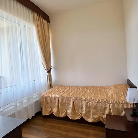 Hotel санаторій кришталевий палац 4 корпус 4*