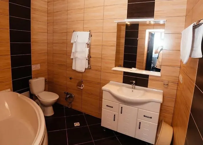санаторій кришталевий палац 4 корпус فندق تريسكافيتس